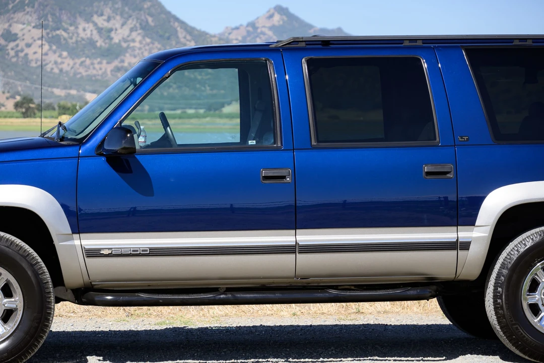 1999 Chevrolet Suburban 8th Gen - Image 30 of 31
