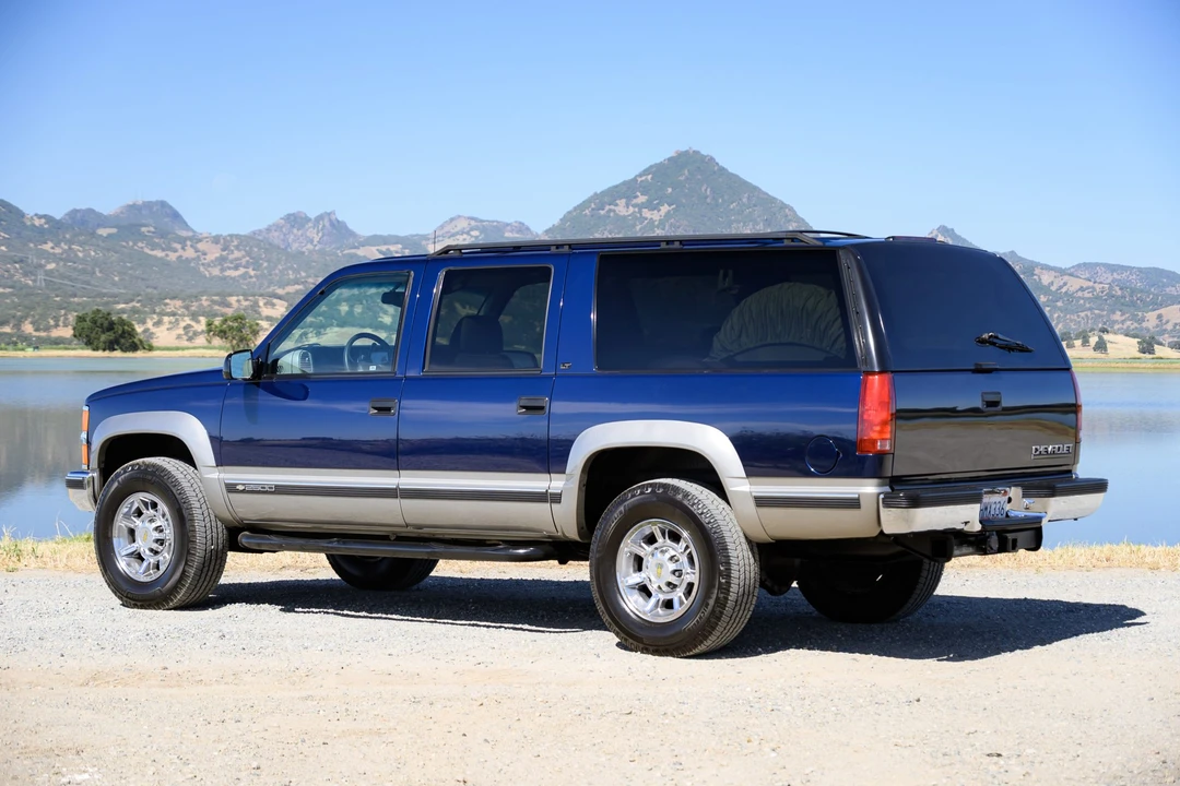 1999 Chevrolet Suburban 8th Gen - Image 19 of 31