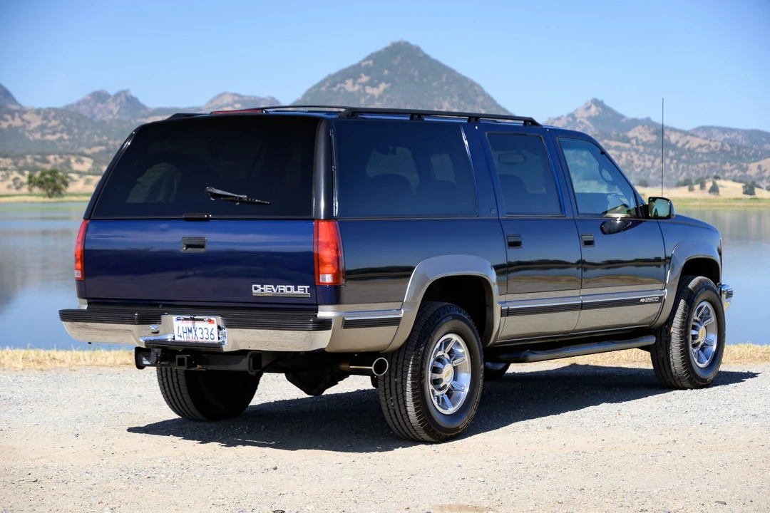 1999 Chevrolet Suburban 8th Gen - Image 15 of 31