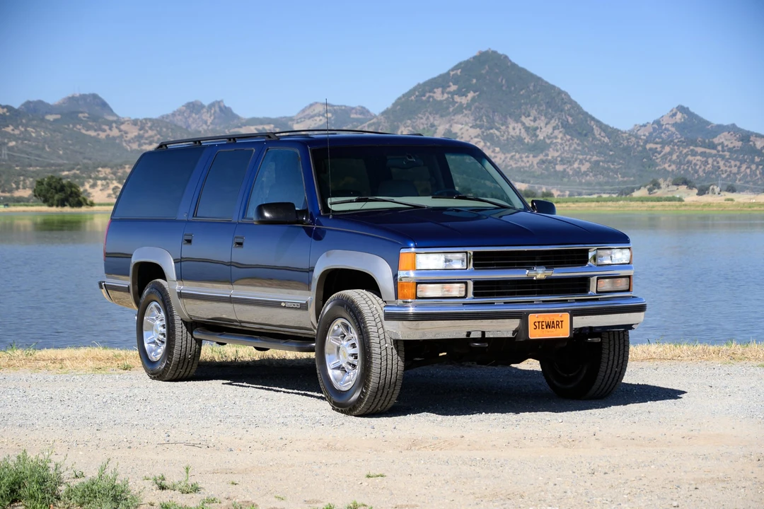 1999 Chevrolet Suburban 8th Gen - Image 9 of 31