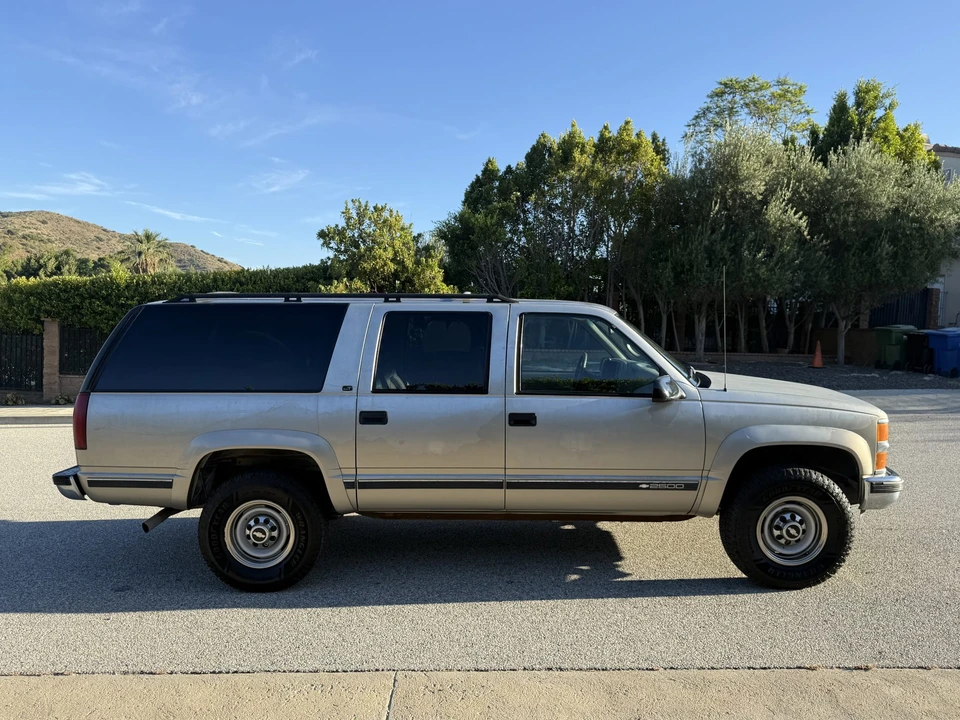 1999 Chevrolet Suburban 8th Gen - Image 29 of 31