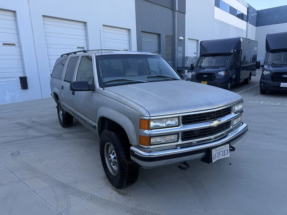 1999 Chevrolet Suburban 8th Gen - Image 21 of 31