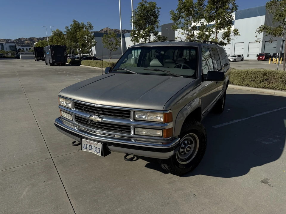 1999 Chevrolet Suburban 8th Gen - Image 4 of 31