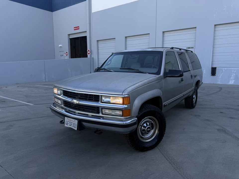 1999 Chevrolet Suburban 8th Gen - Image 9 of 31