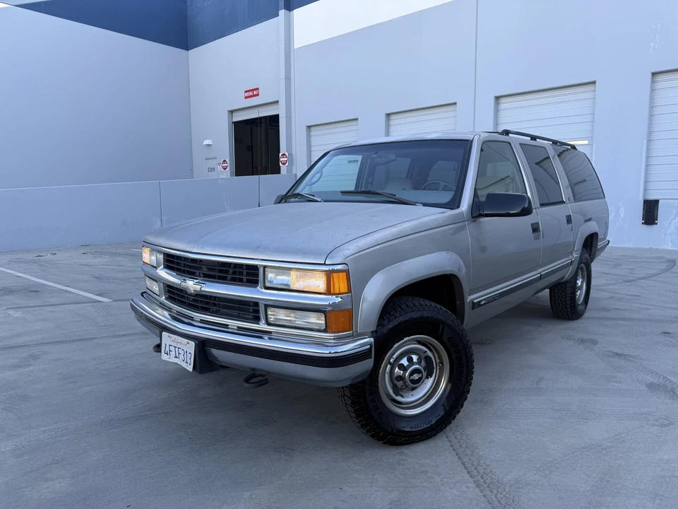 1999 Chevrolet Suburban 8th Gen - Image 10 of 31