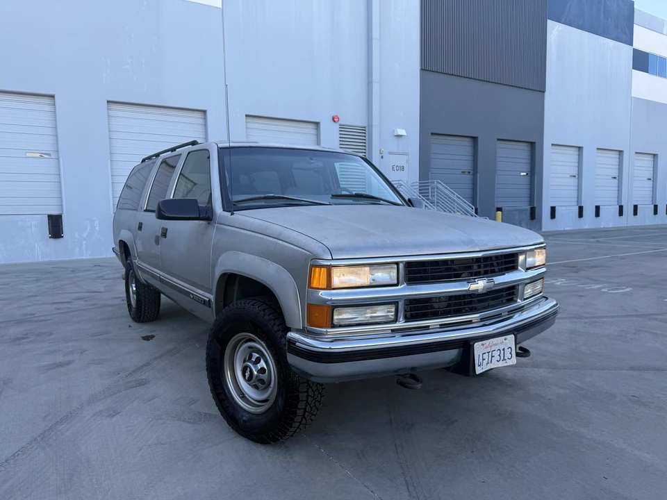 1999 Chevrolet Suburban 8th Gen - Image 24 of 31