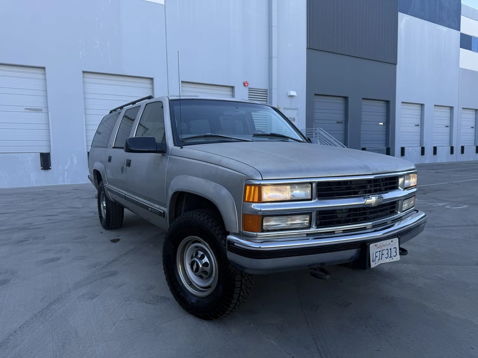1999 Chevrolet Suburban 8th Gen - Image 25 of 31