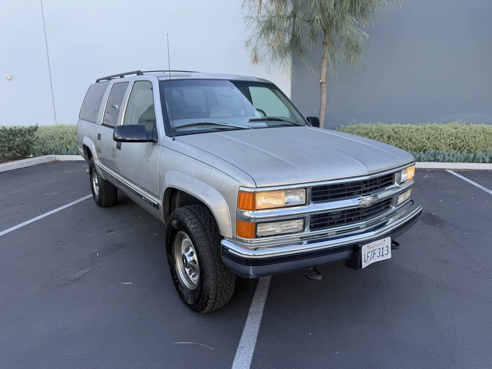 1999 Chevrolet Suburban 8th Gen - Image 28 of 31