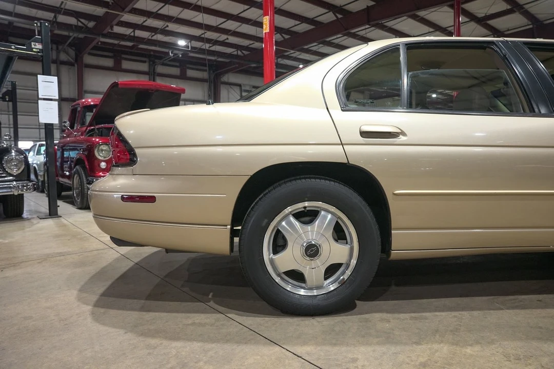 1999 Chevrolet Lumina - Image 9 of 21