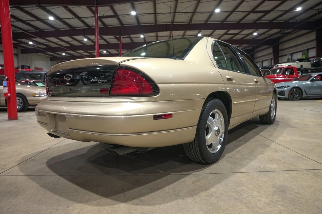 1999 Chevrolet Lumina - Image 8 of 12