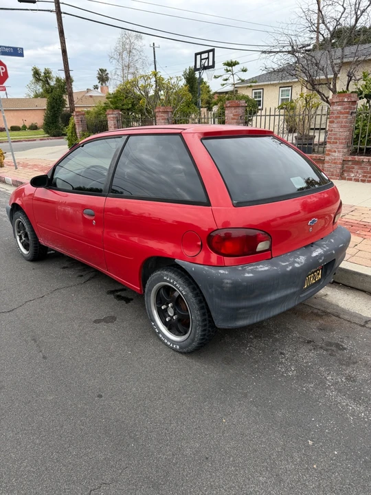 1999 Chevrolet - Image 2 of 21