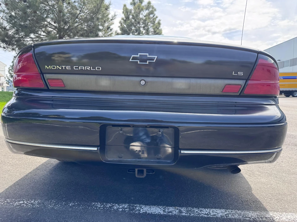 1999 Chevrolet Monte Carlo 5th Gen - Image 9 of 31