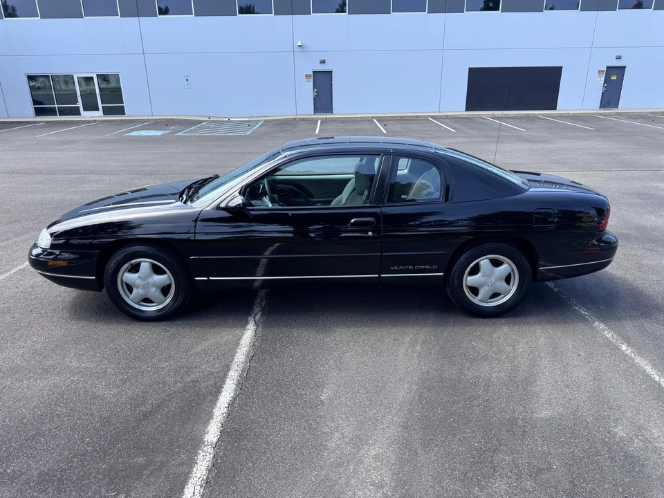 1999 Chevrolet Monte Carlo 5th Gen - Image 8 of 31