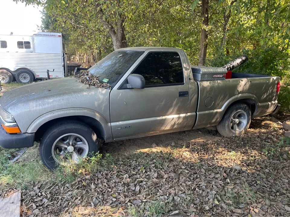 1999 Chevrolet S-10 - Image 2 of 3