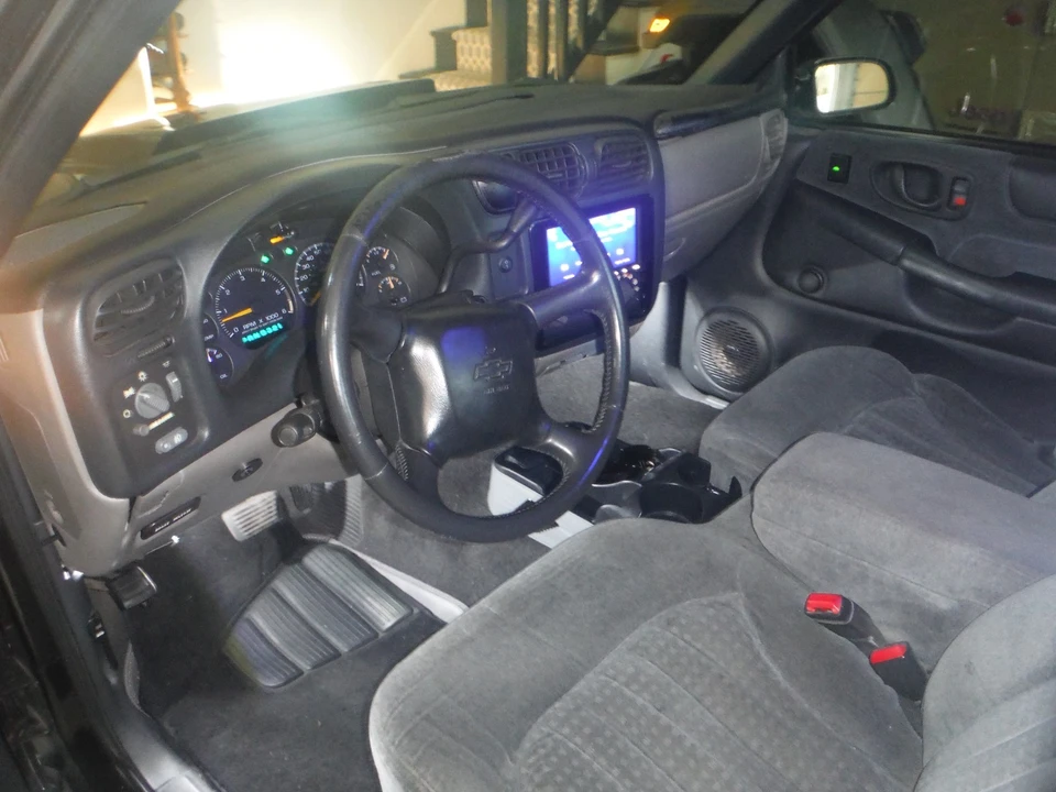 1999 Chevrolet S-10 Blazer 2nd Gen - Image 3 of 10