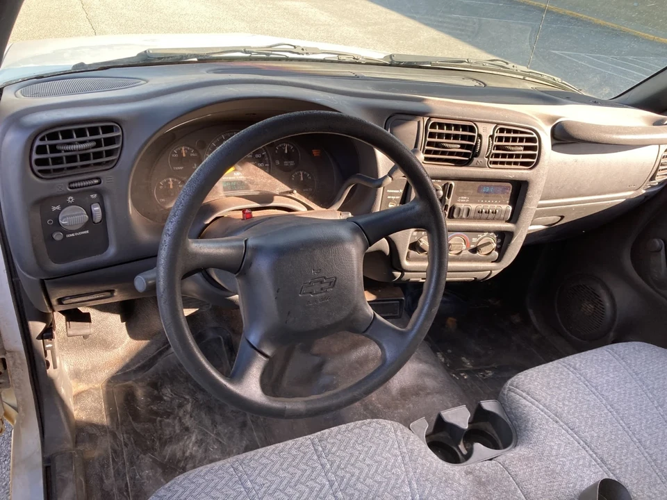 1999 Chevrolet S-10 - Image 14 of 20