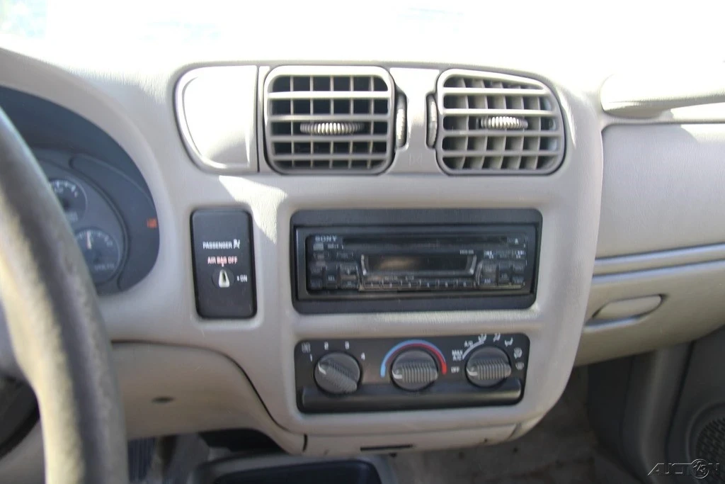 1999 Chevrolet S-10 - Image 16 of 21