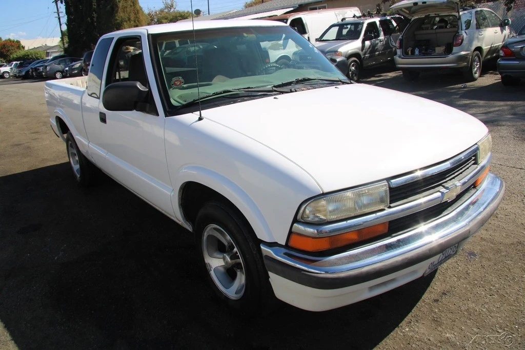 1999 Chevrolet S-10 - Image 8 of 21