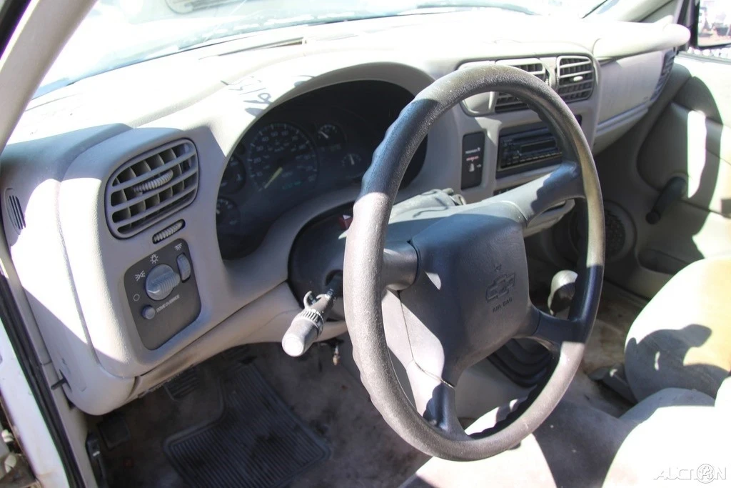 1999 Chevrolet S-10 - Image 13 of 21