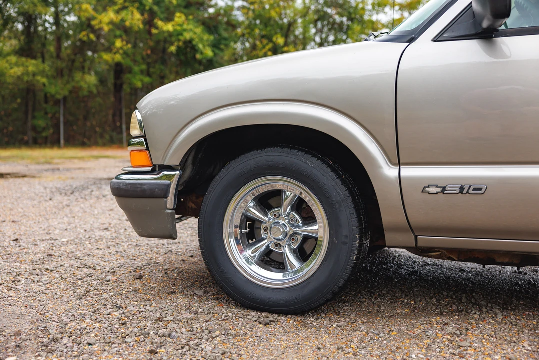 1999 Chevrolet S-10 - Image 27 of 31