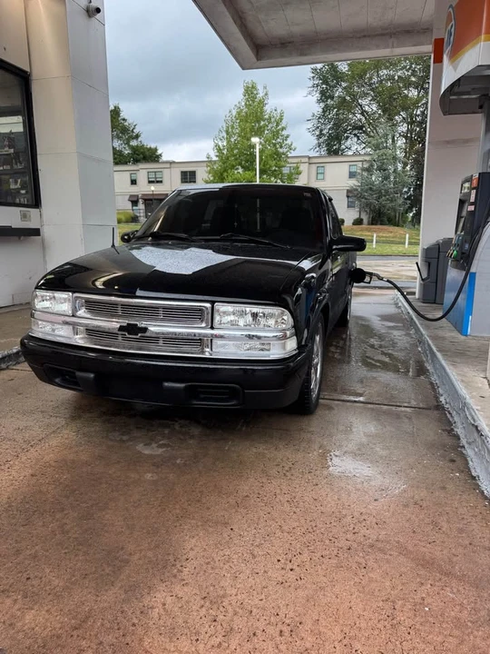 1999 Chevrolet S-10 - Image 8 of 12