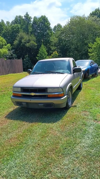 1999 Chevrolet S-10 - Image 2 of 3