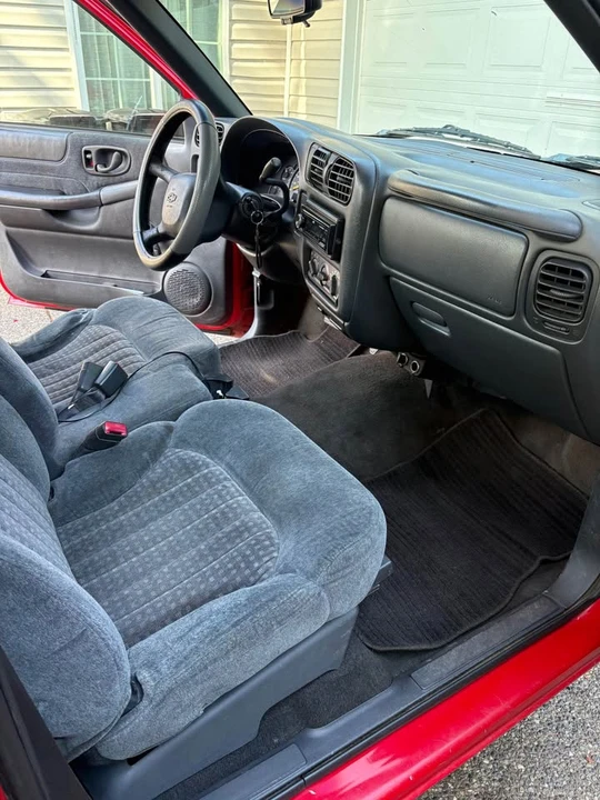 1999 Chevrolet S-10 - Image 10 of 14