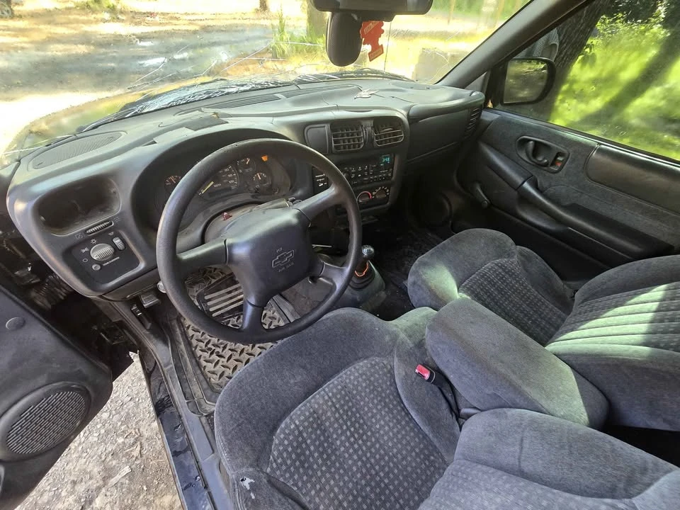 1999 Chevrolet S-10 - Image 7 of 11