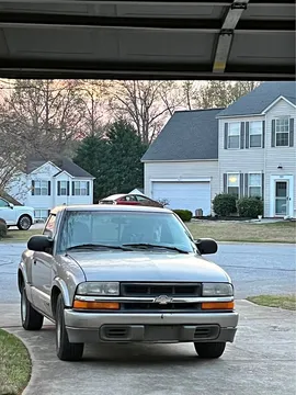 1999 Chevrolet S-10 LS Pickup 2D 6 ft