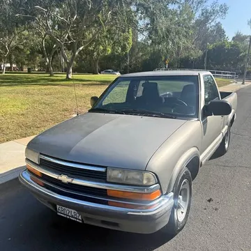 1999 Chevrolet S-10 LS Pickup 2D 6 ft