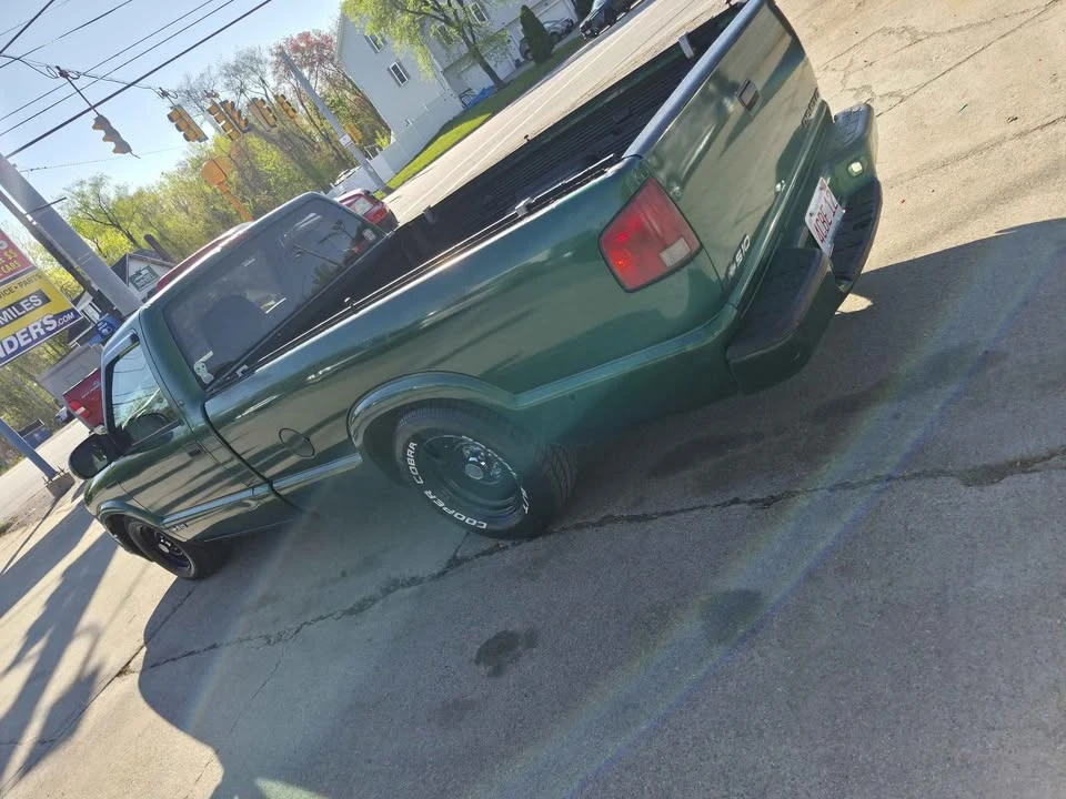 1999 Chevrolet S-10 - Image 8 of 12