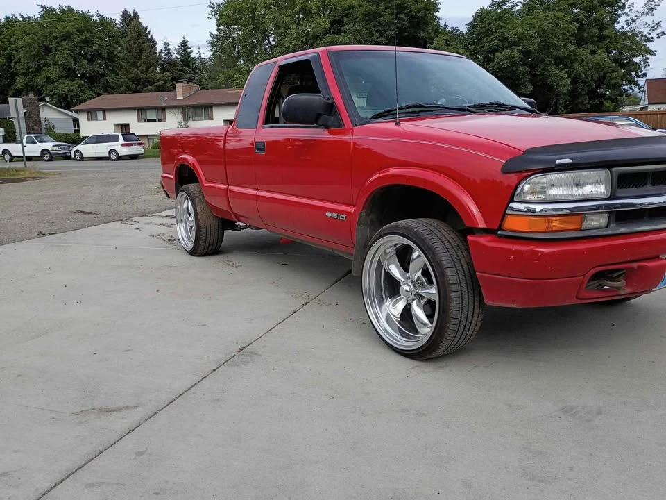 1999 Chevrolet S-10 - Image 2 of 5
