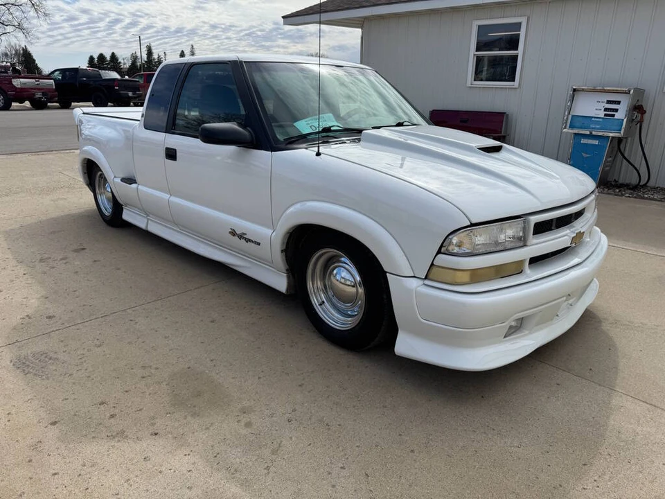 1999 Chevrolet S-10 - Image 3 of 31