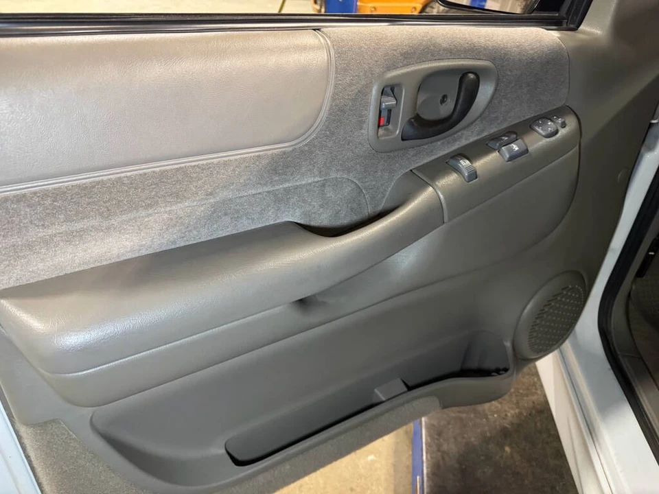 1999 Chevrolet S-10 - Image 16 of 31