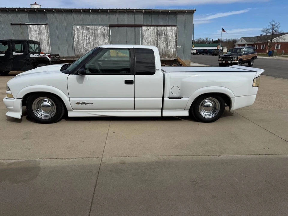 1999 Chevrolet S-10 - Image 10 of 31