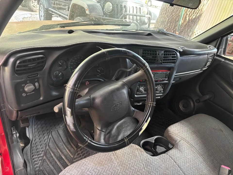1999 Chevrolet S-10 - Image 4 of 5