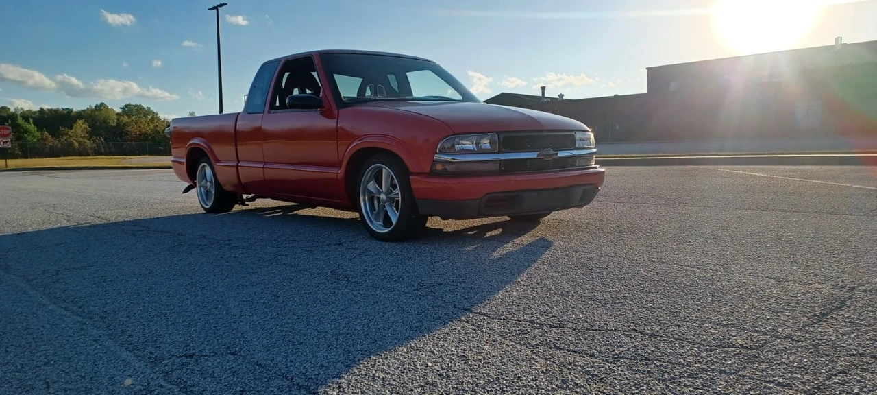 1999 Chevrolet S-10 - Image 2 of 16