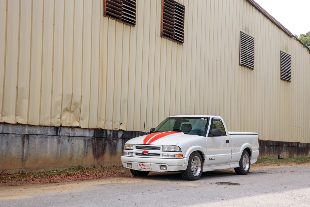 1999 Chevrolet S-10 - Image 2 of 31