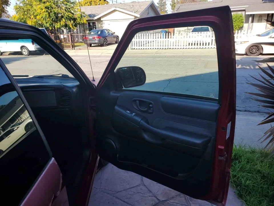 1999 Chevrolet S-10 - Image 3 of 7