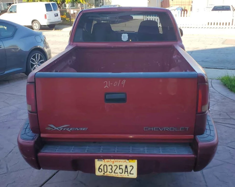 1999 Chevrolet S-10 - Image 4 of 7