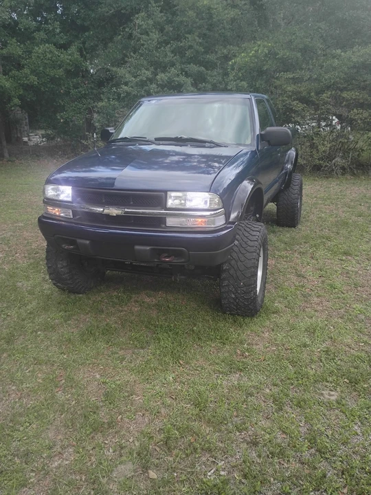 1999 Chevrolet S-10 - Image 11 of 12