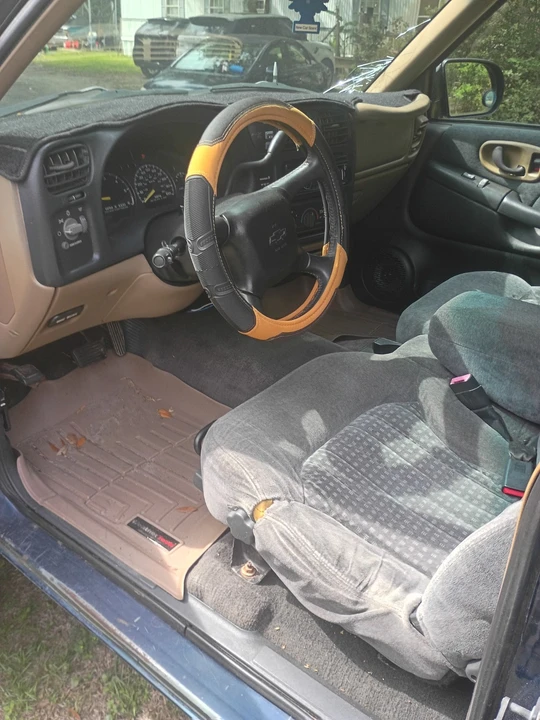 1999 Chevrolet S-10 - Image 2 of 12
