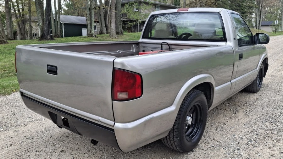 1999 Chevrolet S-10 - Image 8 of 31