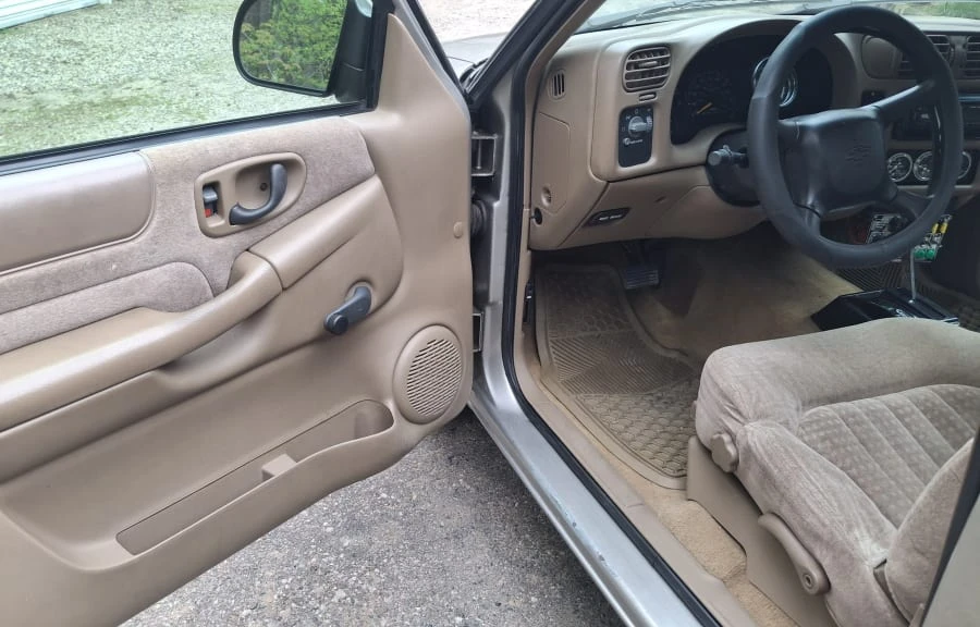 1999 Chevrolet S-10 - Image 13 of 31