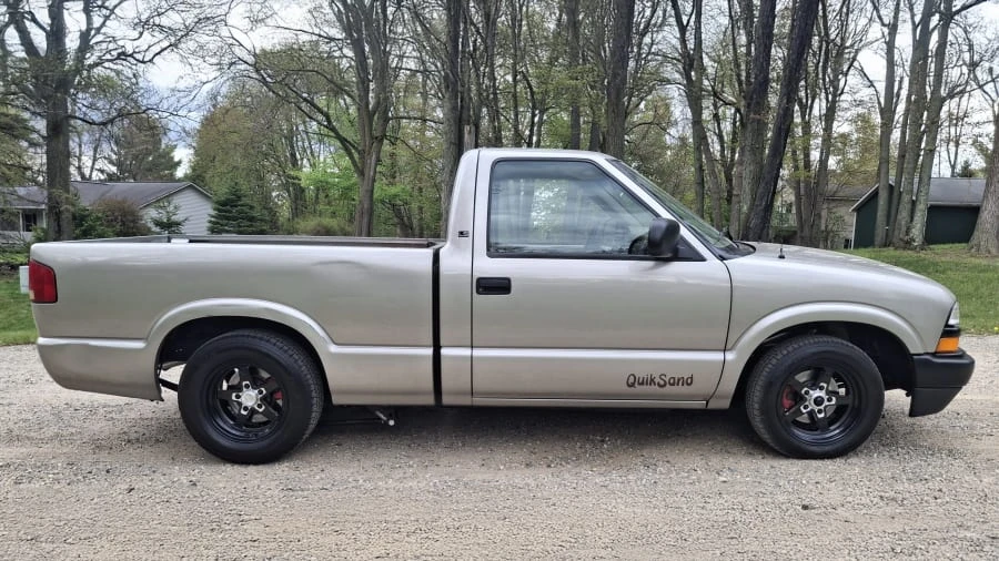 1999 Chevrolet S-10 - Image 2 of 31