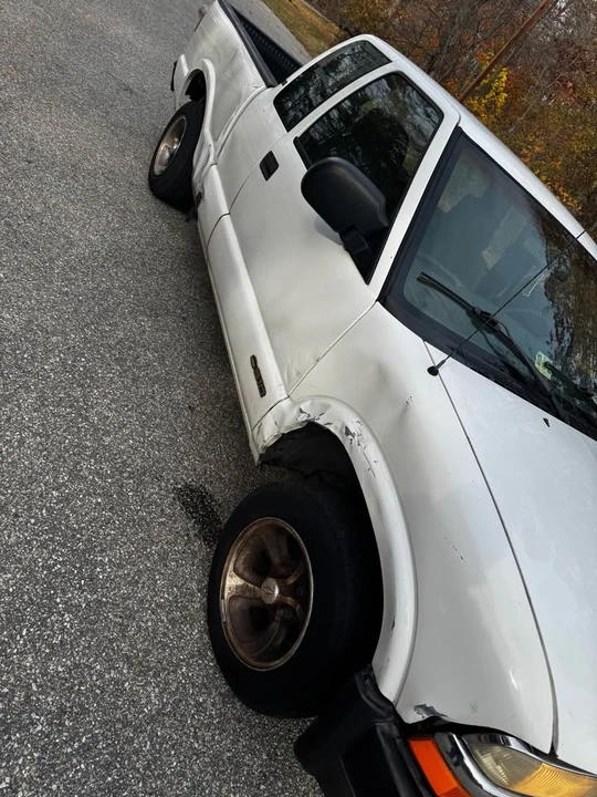 1999 Chevrolet S-10 - Image 4 of 13