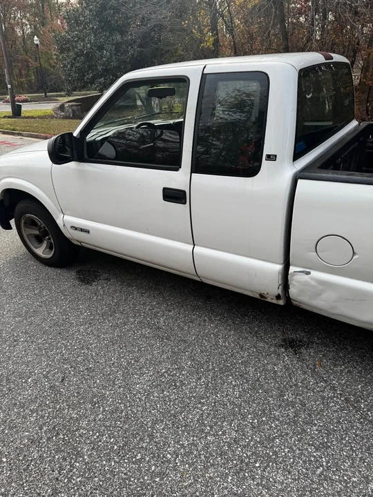1999 Chevrolet S-10 - Image 8 of 13