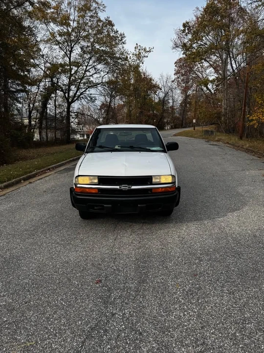 1999 Chevrolet S-10 - Image 2 of 13