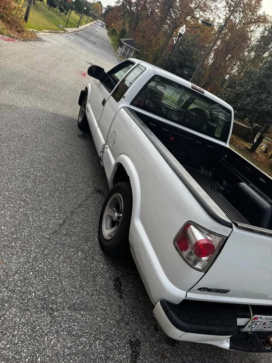 1999 Chevrolet S-10 - Image 9 of 13