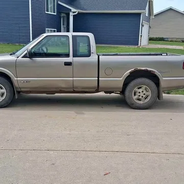 1999 Chevrolet S10 Extended Cab LS Pickup